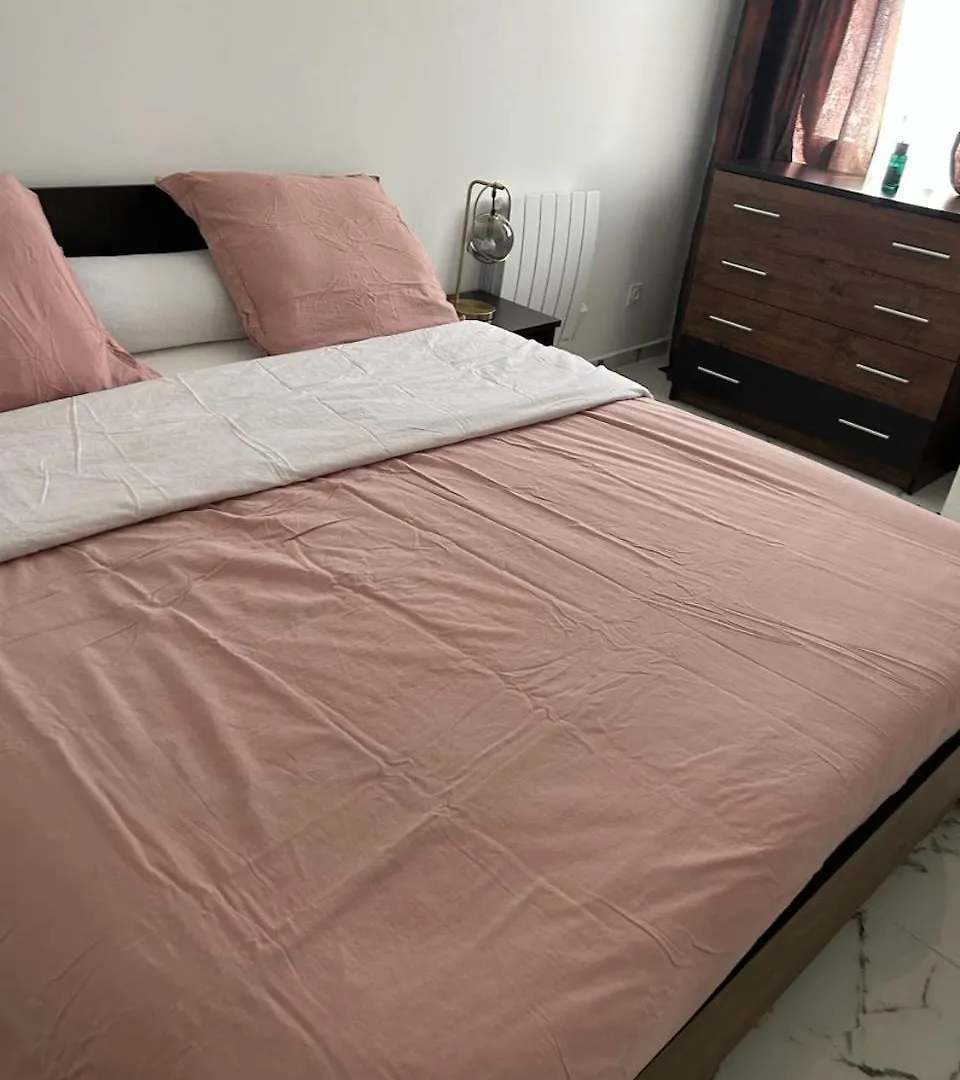 Logement Entier: Suite Chez Vanessa 데시네샤르피우